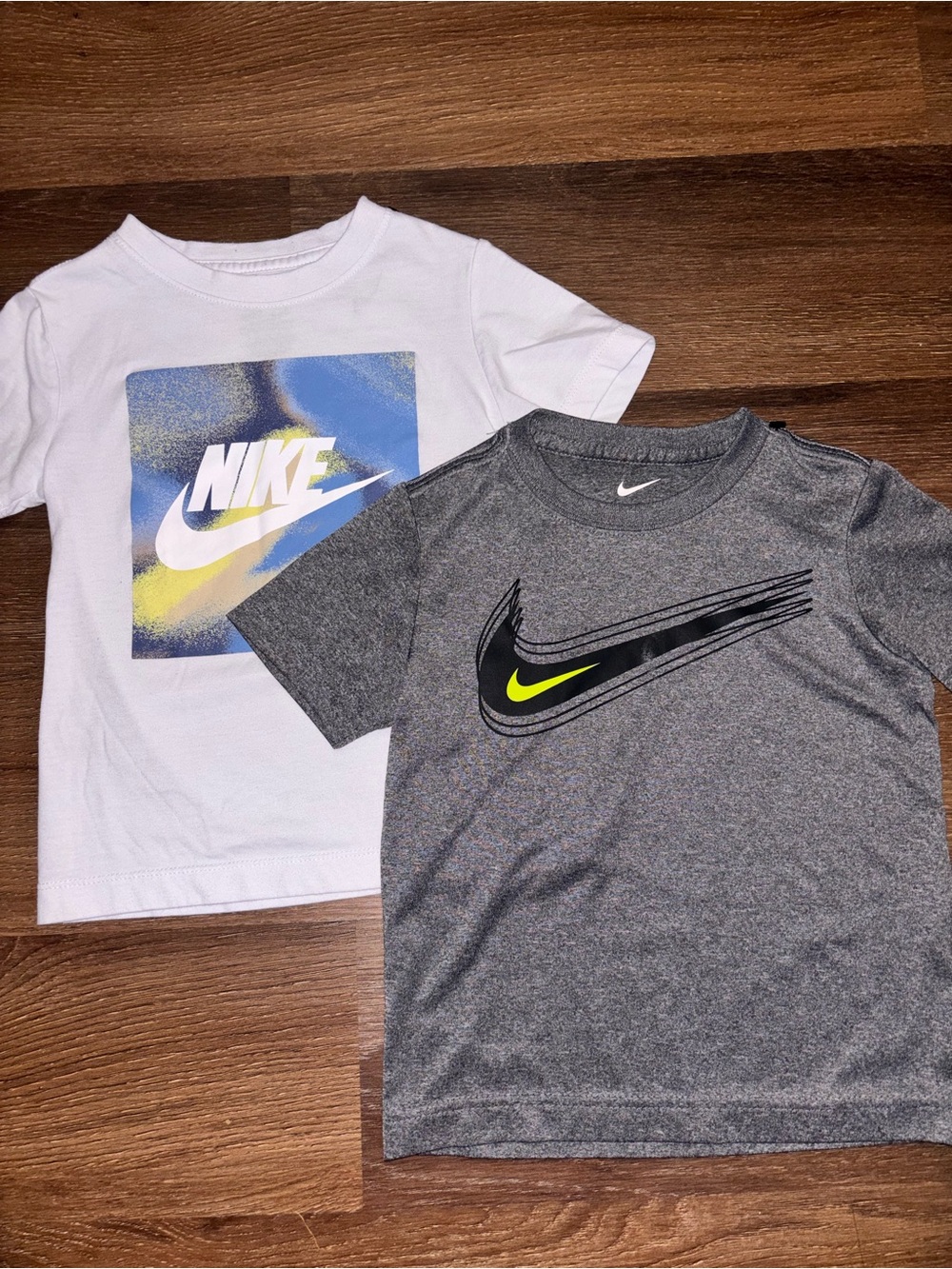 2 Toddler Nike Shirts XS 4